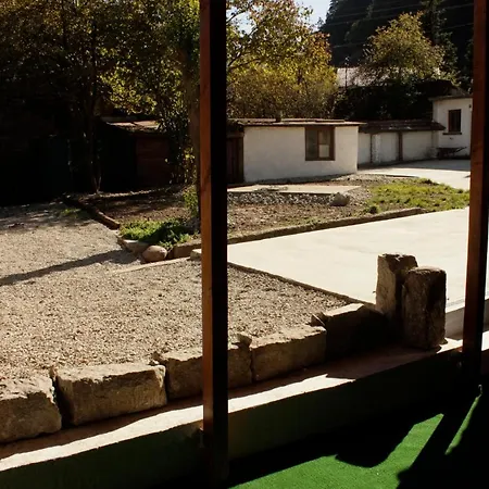 Pensión The White River House *